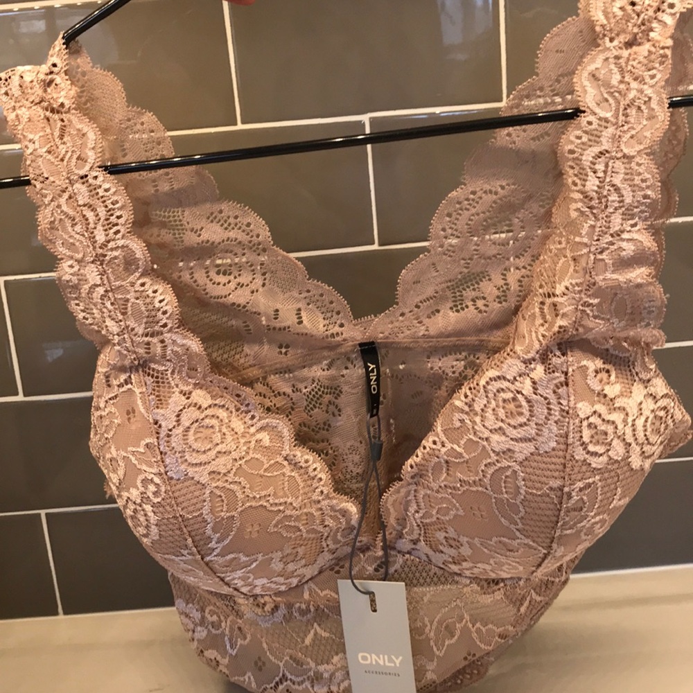 NWT🌹ONLY Nude💗Chloe Lace Bra